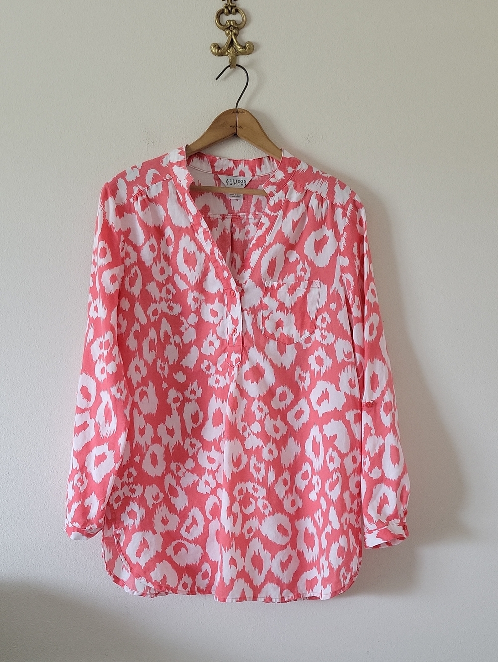 Allison Taylor Coral Ikat Linen Henley Popover Size Large